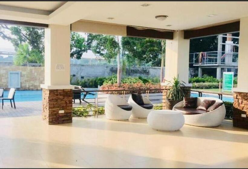 استودیوی لوکس, Forevermc Condotel