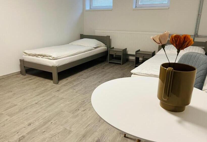 غرفة قياسية, Hostel H18