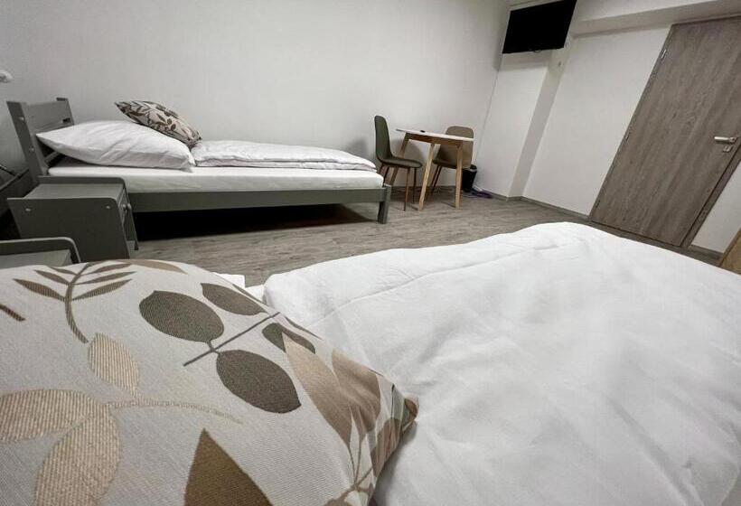 غرفة قياسية, Hostel H18