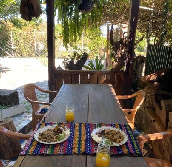 اتاق استاندارد, Hostal Café El Cedro