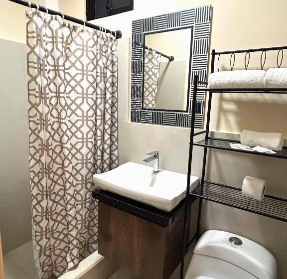 חדר סטנדרט נוף לבריכה, Ocean Drive Lodge