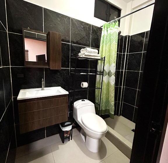 חדר משפחתי, Ocean Drive Lodge