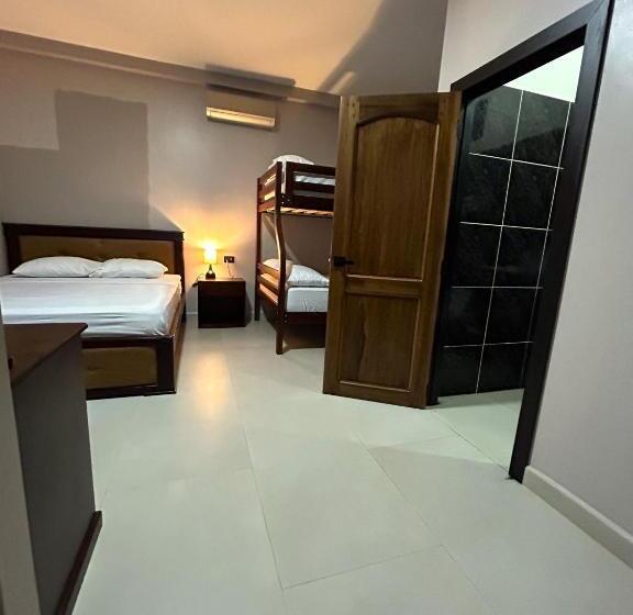 חדר משפחתי, Ocean Drive Lodge