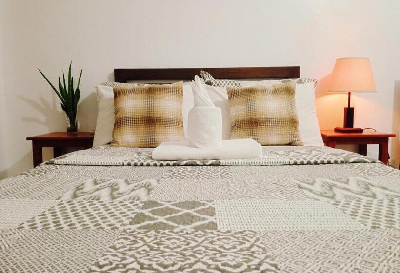 استودیوی استاندارد, Mariana Condotel