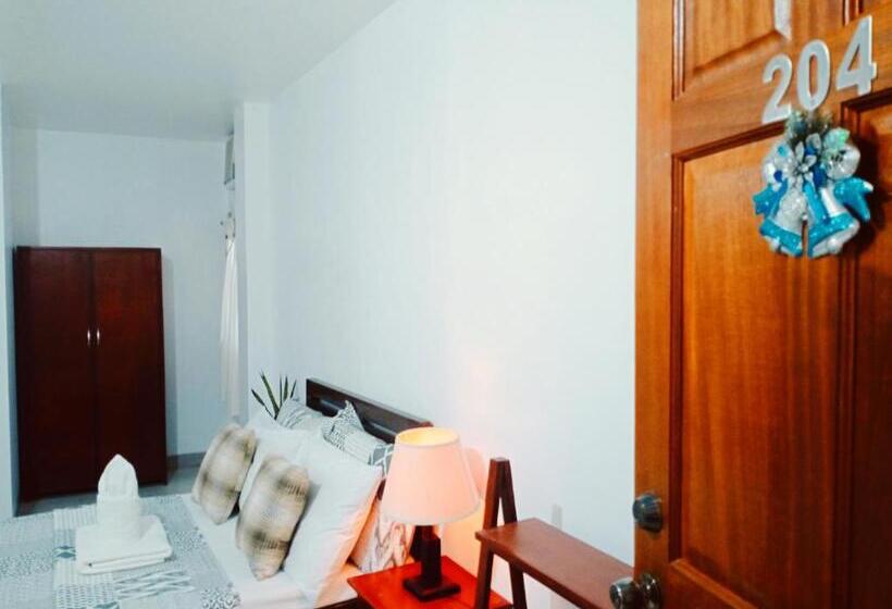استودیوی استاندارد, Mariana Condotel