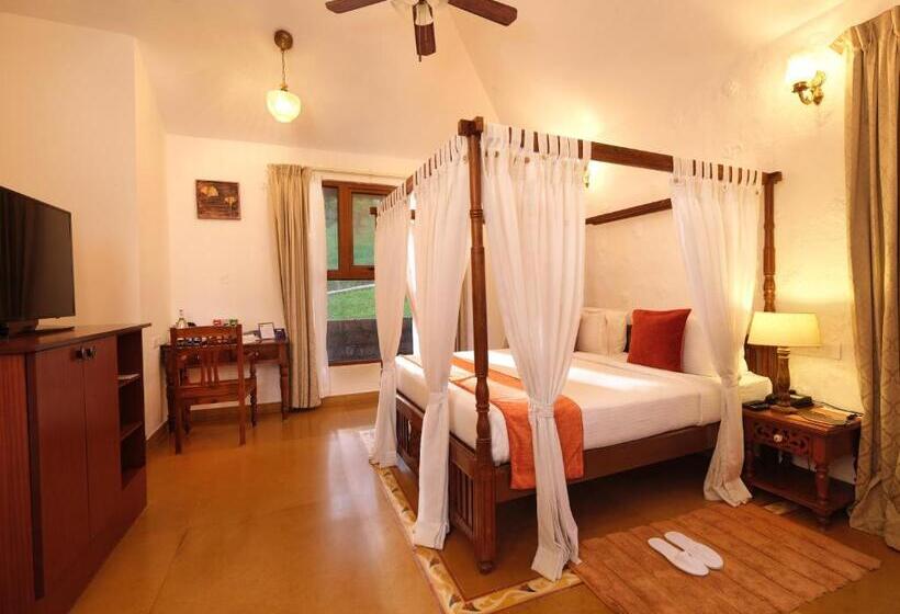 חדר סטנדרט נוף לבריכה, Trishvam Tapovana