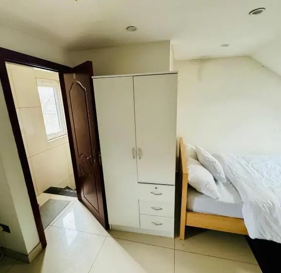 Deluxe-studio, The Great Falcon Accommodation