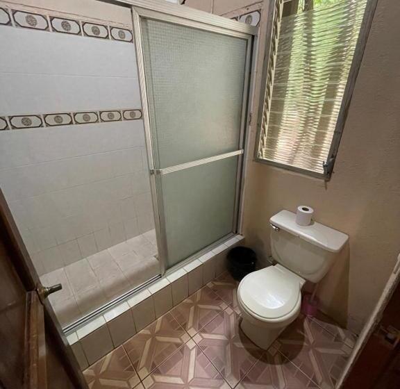 اتاق خانوادگی, Ecológico Cabañas Del Lago