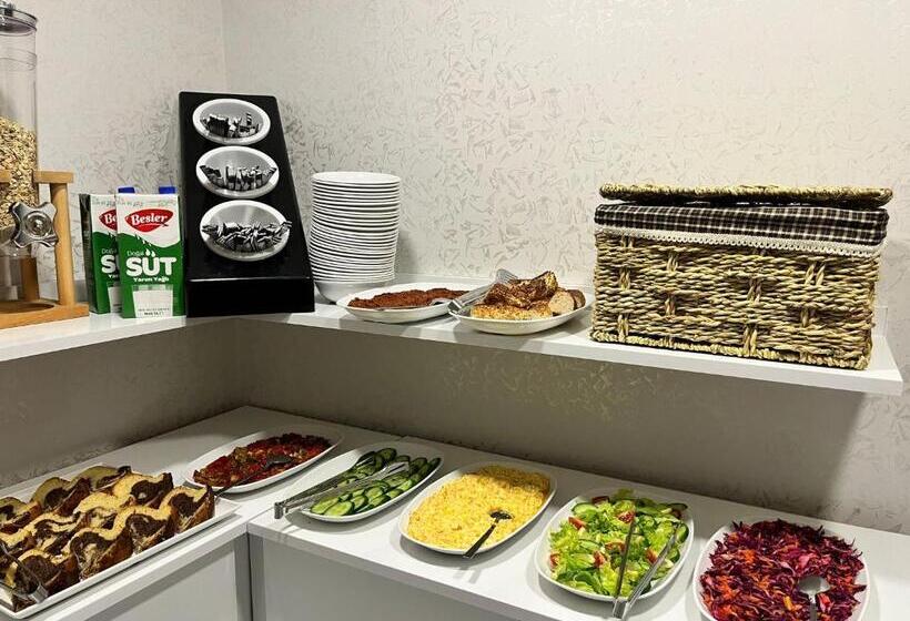 غرفة سوبيريور ثلاثية مطلّة علي البحر, Timex Suites