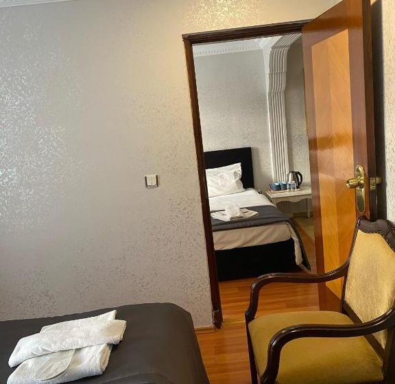 شقة غرفتين, Timex Suites