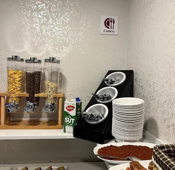 اتاق استاندارد با تخت بزرگ, Timex Suites