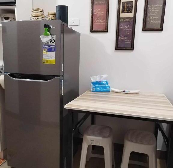 شقة غرفتين, Metro Home Staycation