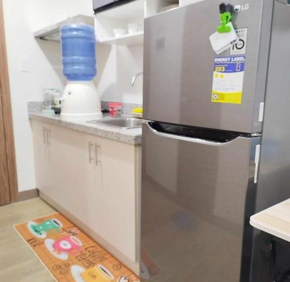 شقة غرفتين, Metro Home Staycation