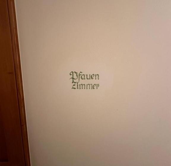 Номер Стандарт Вид на Сад, Esterer