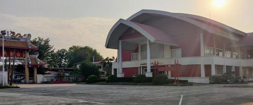 غرفة قياسية ثلاثية, Manu V House