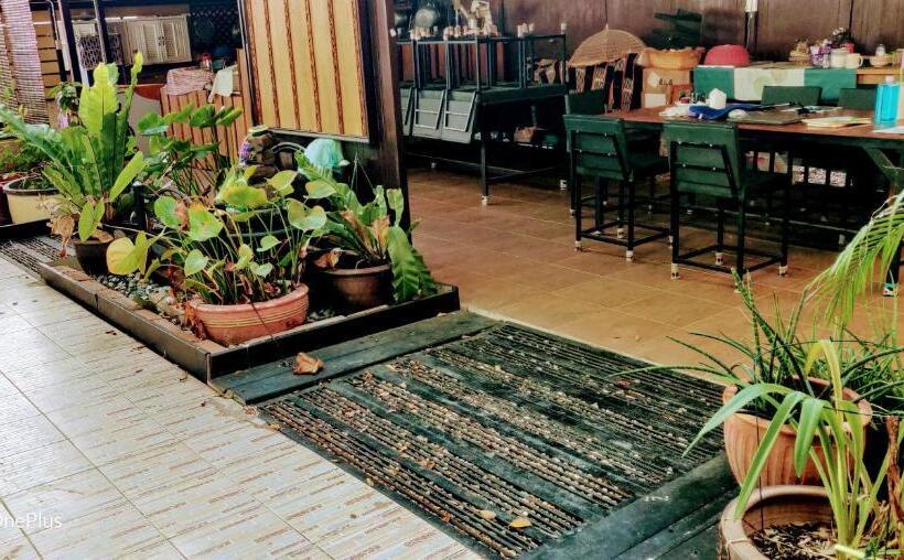 غرفة قياسية ثلاثية, Manu V House