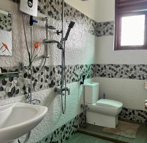 Номер Стандарт Совместная Ванная, Weligama House