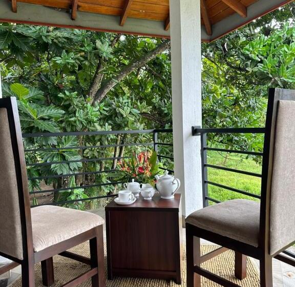 带共用浴室的标准房间, Weligama House