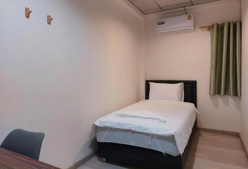 اتاق استاندارد یک تخته با سرویس بهداشتی مشترک, Chaiwat Hostel