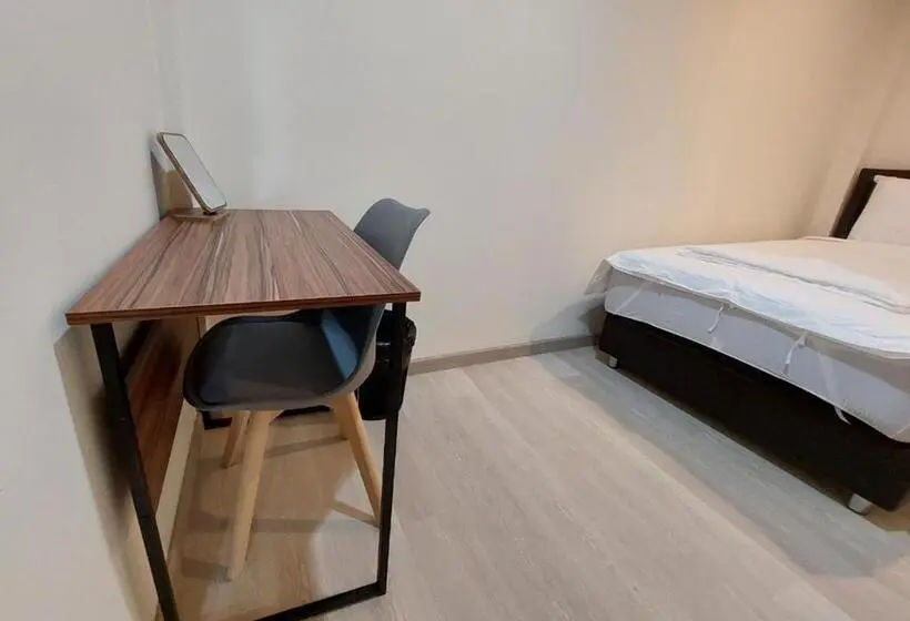 اتاق استاندارد یک تخته با سرویس بهداشتی مشترک, Chaiwat Hostel
