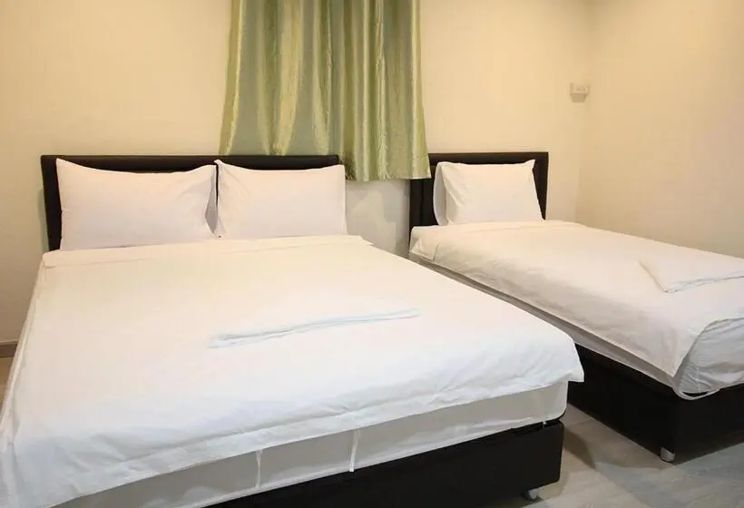اتاق استاندارد سه تخته با سرویس بهداشتی مشترک, Chaiwat Hostel