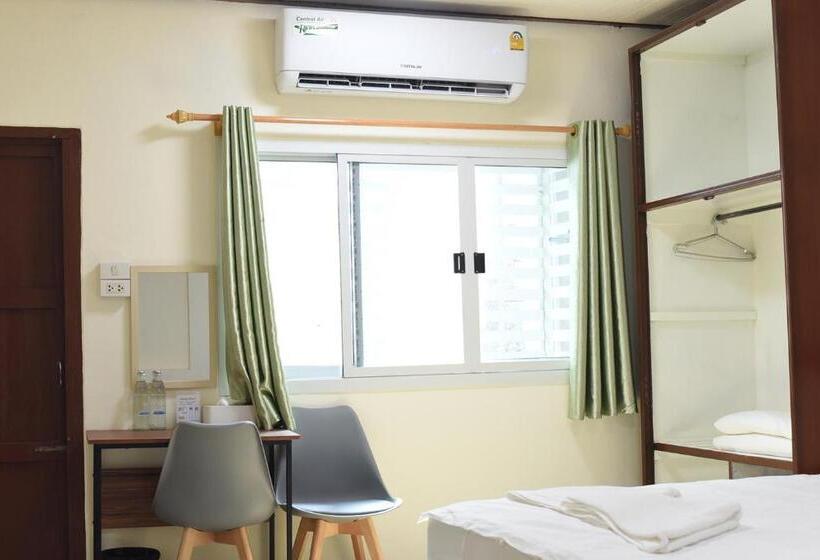 اتاق استاندارد چهارنفره با سرویس بهداشتی مشترک, Chaiwat Hostel