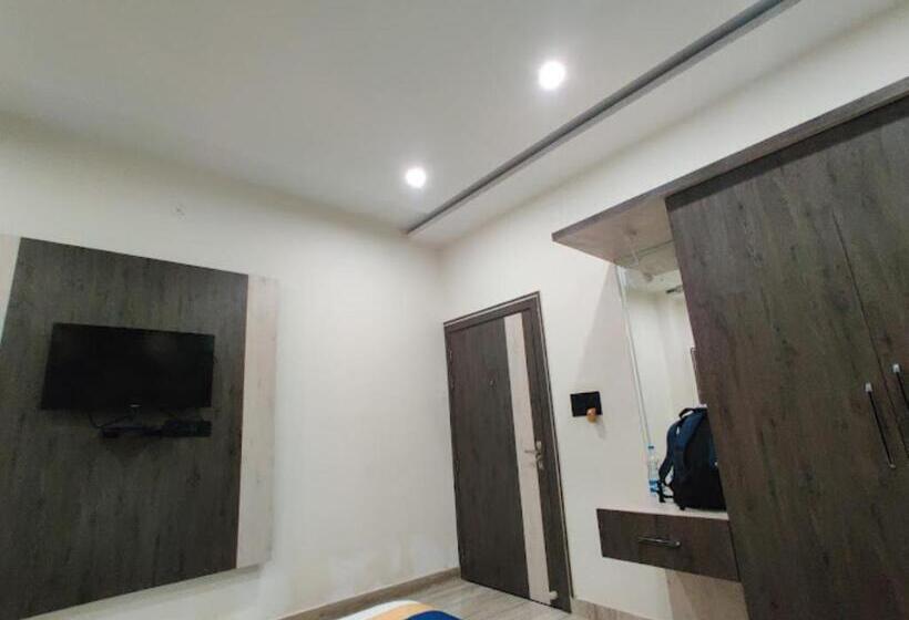 Номер Стандарт, Guru Dev Palace Hotel & Lawn,ayodhya