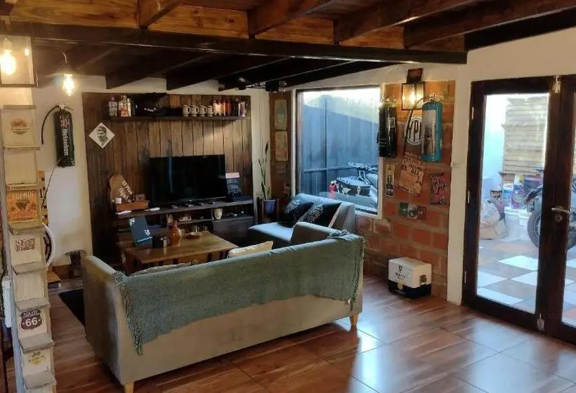 ルームシェアのワンベッド, Hostel Acogedor Cerca De Posadas