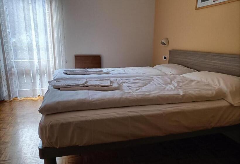 חדר סטנדרט, Albergo Al Lago