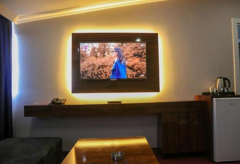 جناح ديلوكس, Lion King