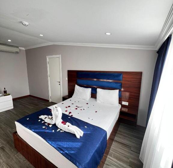 جناح ديلوكس, Lion King