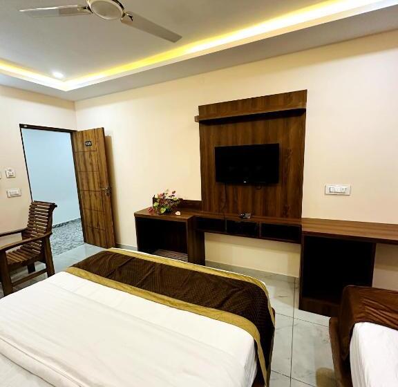 Семейный Номер, Navarathna Comforts