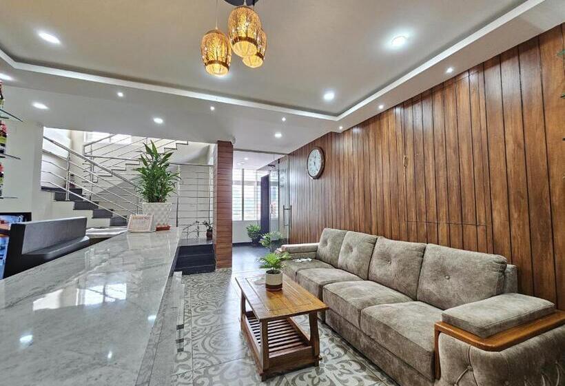 Семейный Номер, Navarathna Comforts