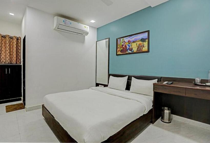 Трехместный Номер Классика, Oyo Pooja Palace