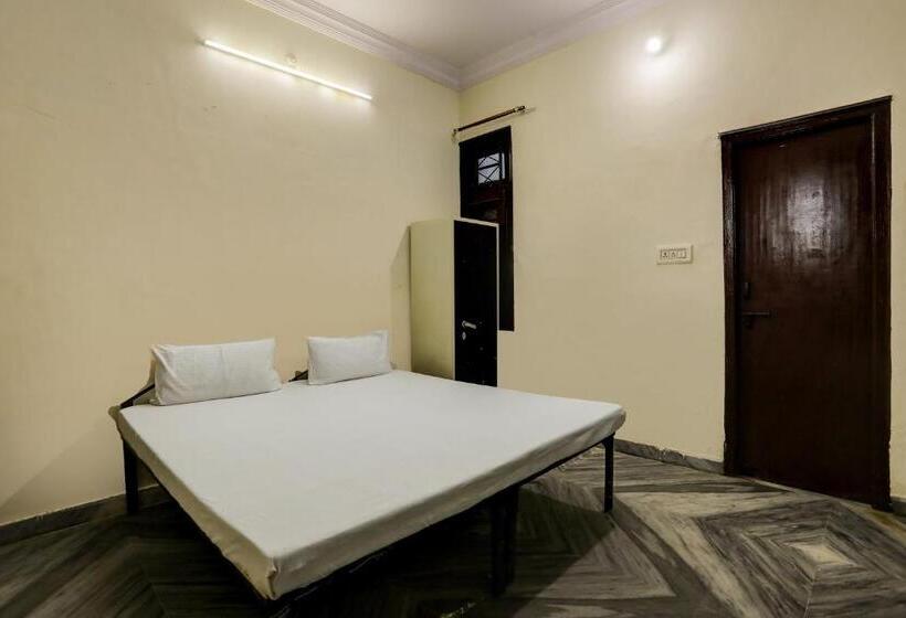 غرفة قياسية ثلاثية, O Aanjaney Residency