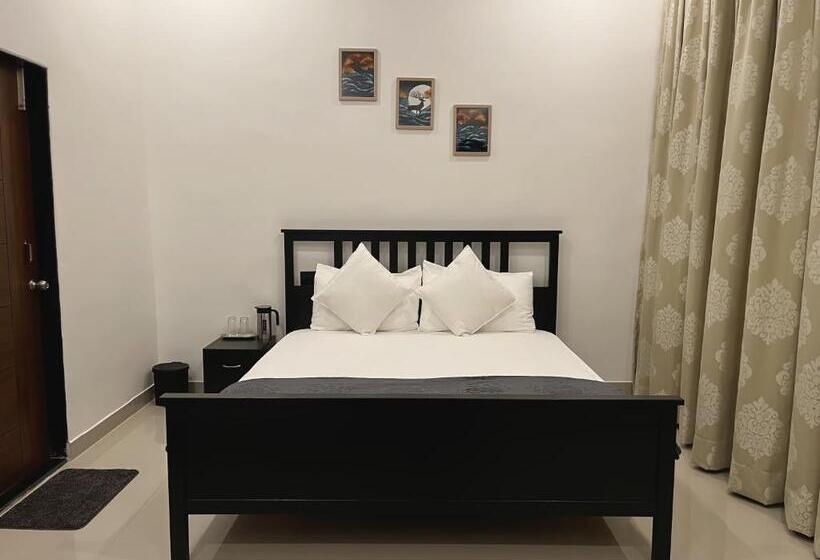 סוויטה משפחתית, Kiana Stays