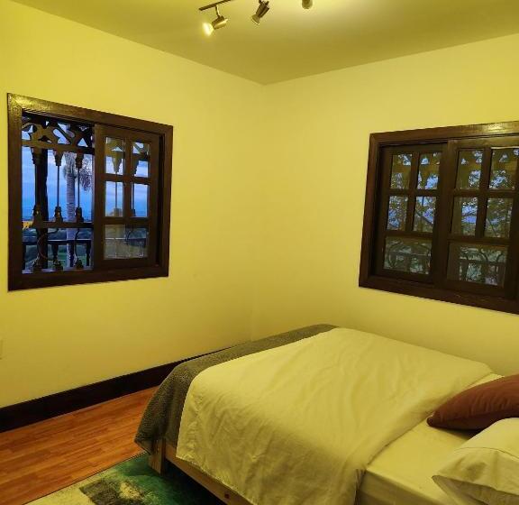 Pokój Standard Widok Góry, Nankiruá