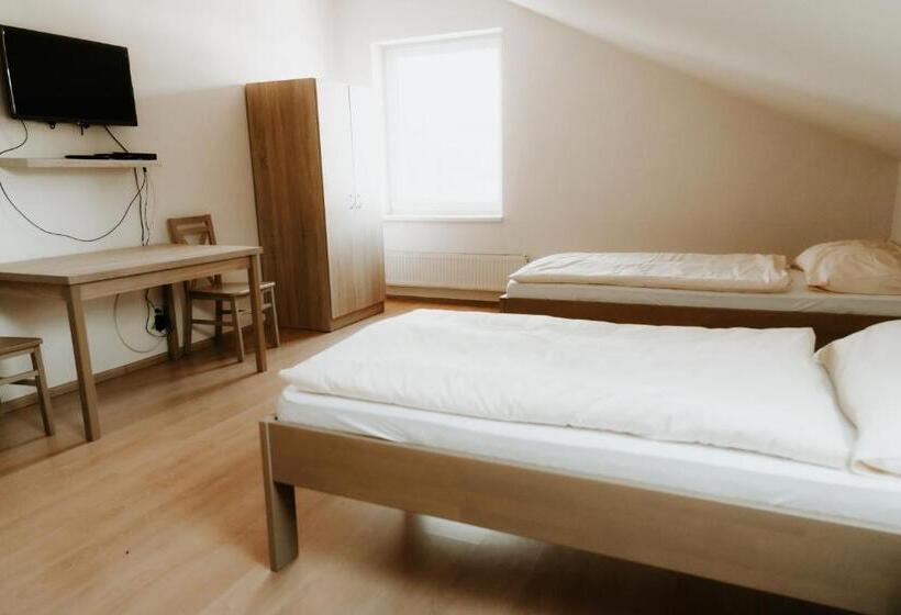 4인용 스탠다드 룸, Penzión Enbra