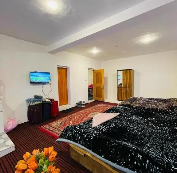 Perhehuone, The Gulmarg Palace