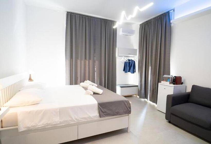 デラックスの４人部屋, Cleli