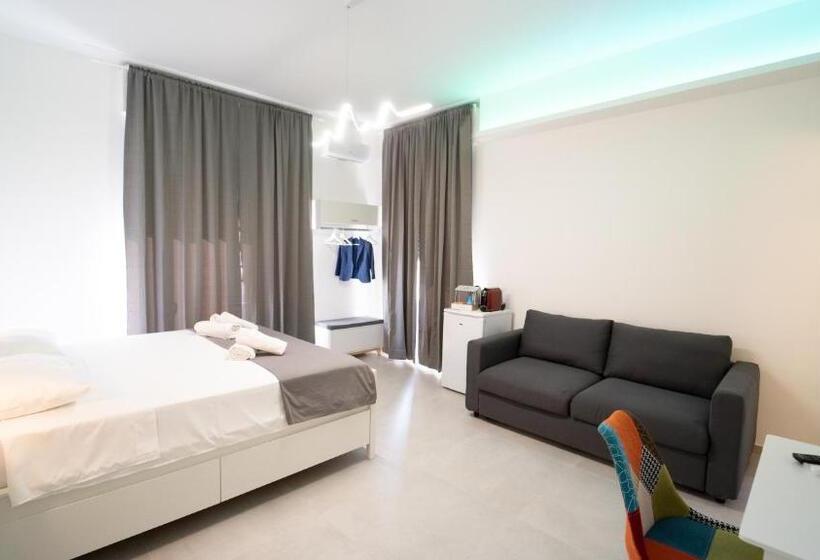 デラックスの４人部屋, Cleli