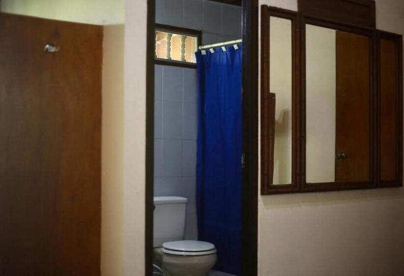 غرفة قياسية رباعية مزودة بشُرفة, Inti Wasi