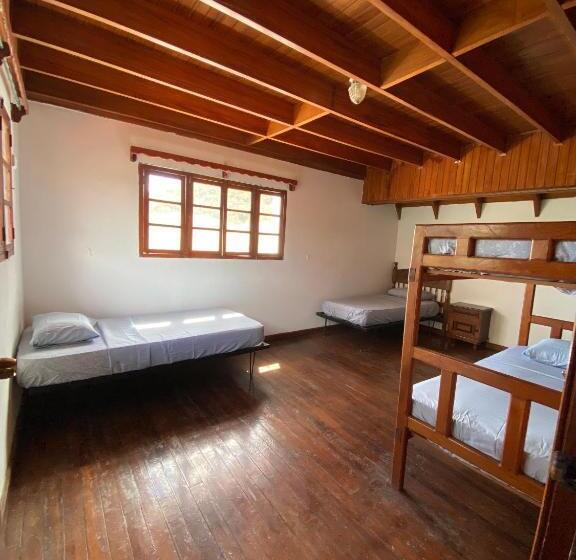 غرفة قياسية رباعية, Inti Wasi