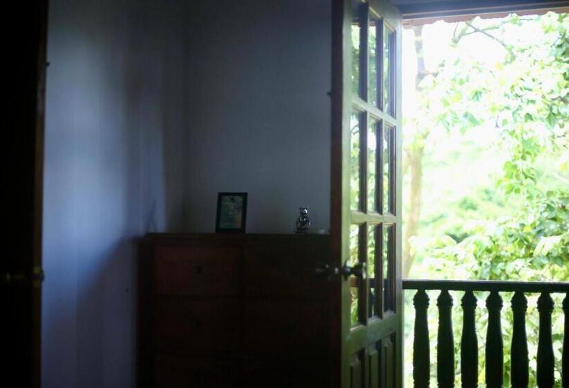 غرفة قياسية ثلاثية, Inti Wasi