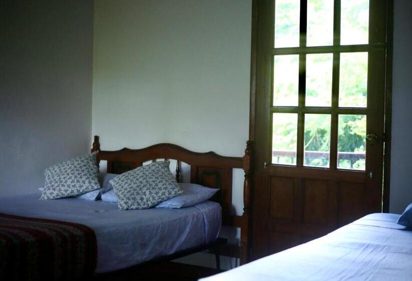 غرفة قياسية ثلاثية, Inti Wasi