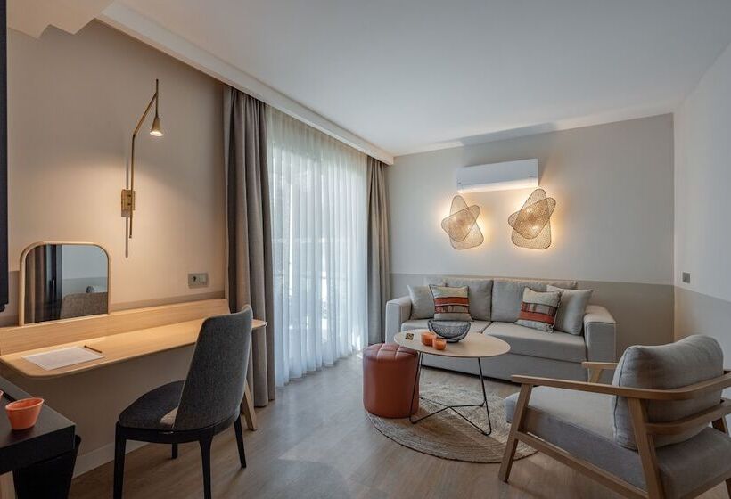 带1个卧室的豪华公寓, Oli Hotel And Suites