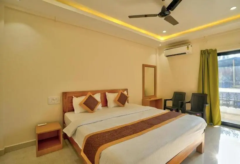 Quarto Triplo Superior, Baga Beach Walk