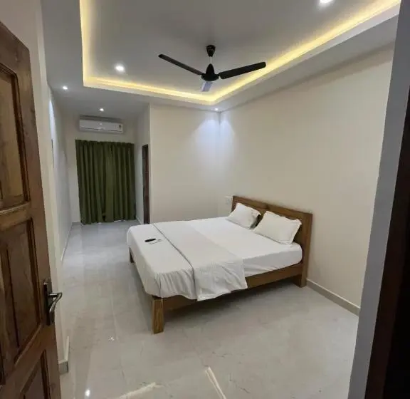 Quarto Quadruple Standart com Varanda, Baga Beach Walk
