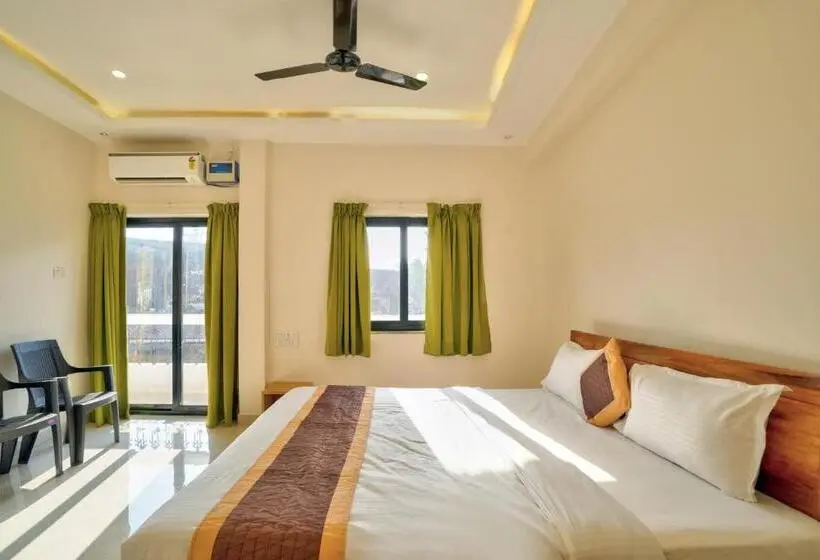Quarto Quadruple Standart com Varanda, Baga Beach Walk