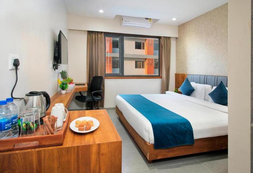 Quarto Deluxe, Pride Elite Wellness Resort Becharaji Near Becharaji Railway Station